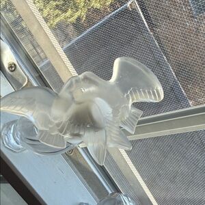 Frosted kissing birds L’aire du temps Nina Ricci French perfume bottle Vintage